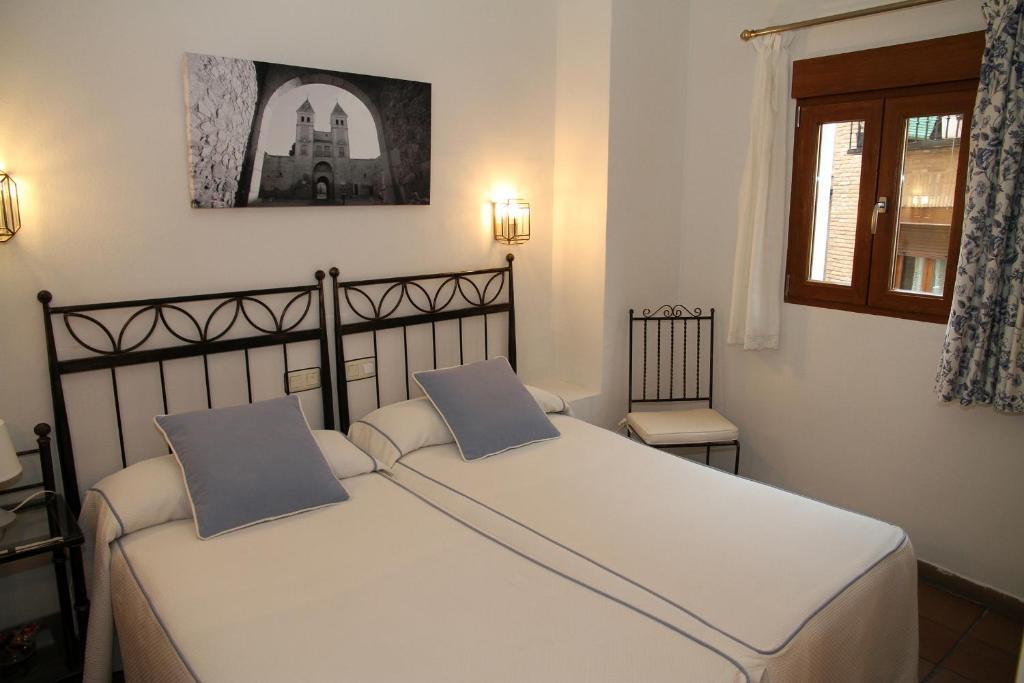 Hostal La Posada De Zocodover โตเลโด ภายนอก รูปภาพ