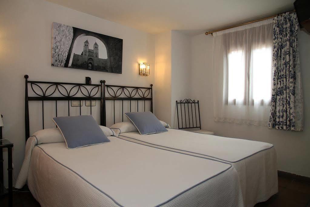 Hostal La Posada De Zocodover โตเลโด ภายนอก รูปภาพ