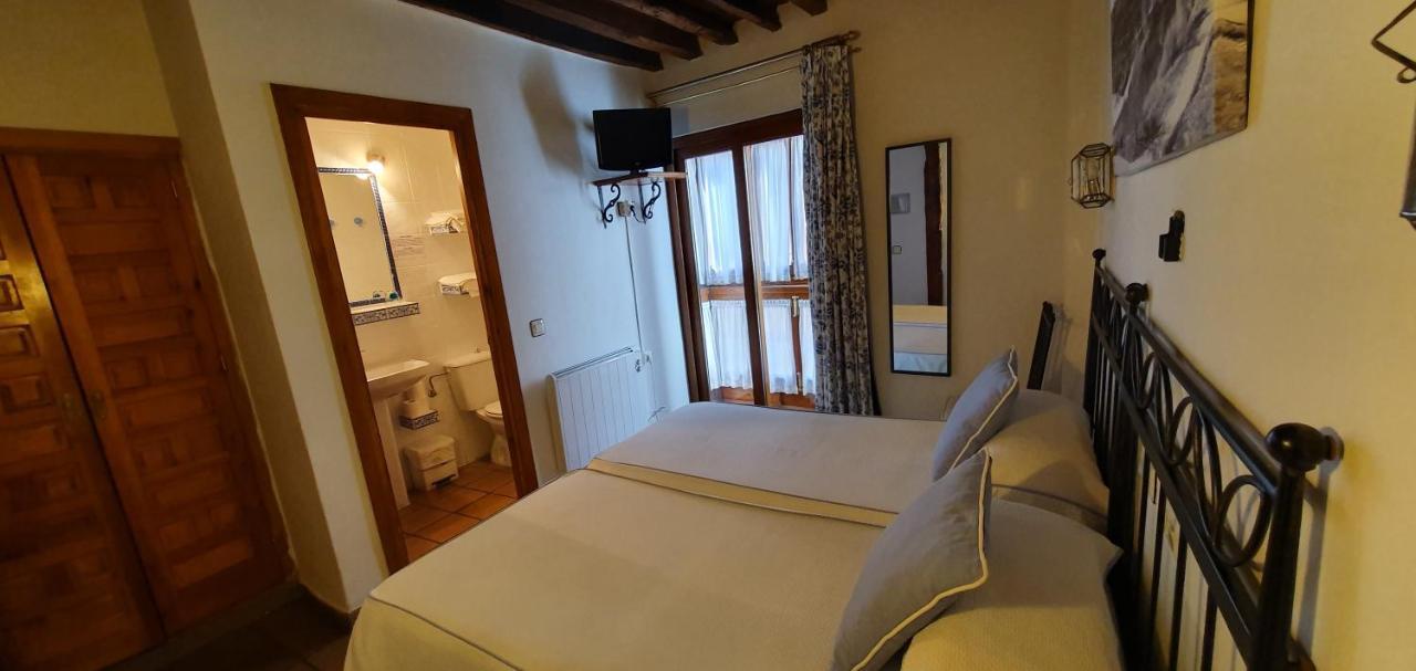 Hostal La Posada De Zocodover โตเลโด ภายนอก รูปภาพ